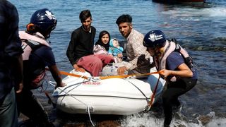 توصیهنامه رهبر طالبان؛ نگرانی ملا هبتالله از بهخطر افتادن ایمان مهاجران افغان در غرب