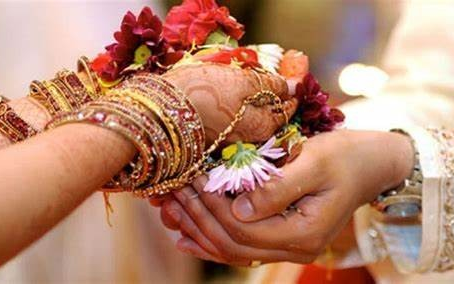 د واده حکومتي تحفه؛ د پښتونخوا حکومت هرې مستحقې واده کېدونکې نجلۍ ته ۲۲۰ زره کلدارې ورکوي