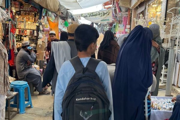 له هرات وروسته؛ طالبانو په کندهار کې د ښځینه توکو په پلورنځایونو کې پلټنې پیل کړې