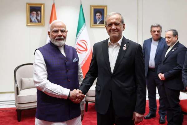 پزشکیان او مودي د ایران او هند د اړیکو د پراختیا په اړه غږېدلي