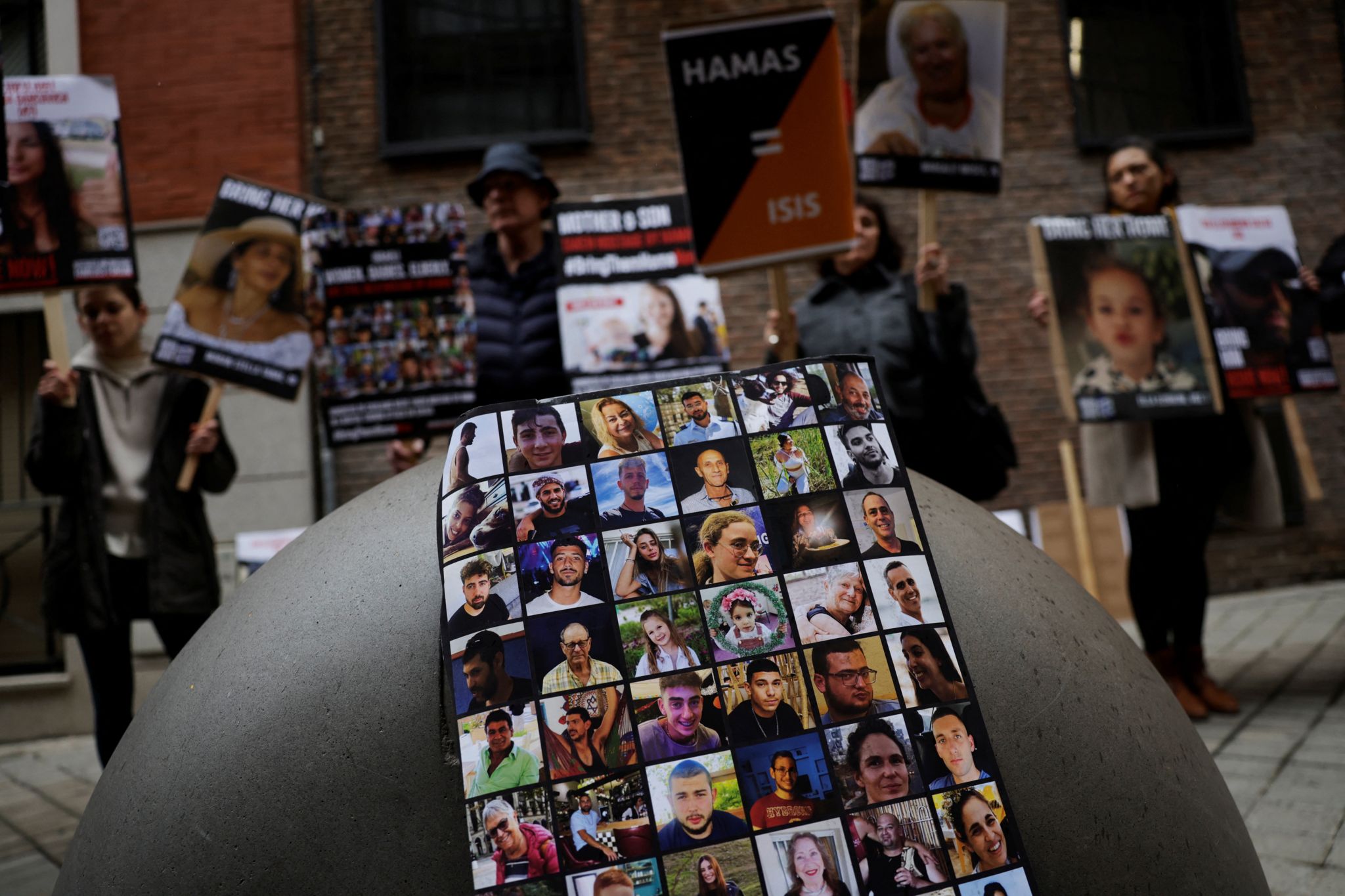 حماس می‌گوید بدون توقف حملات اسرائیل، درباره آزادی گروگان‌ها مذاکره نخواهد کرد