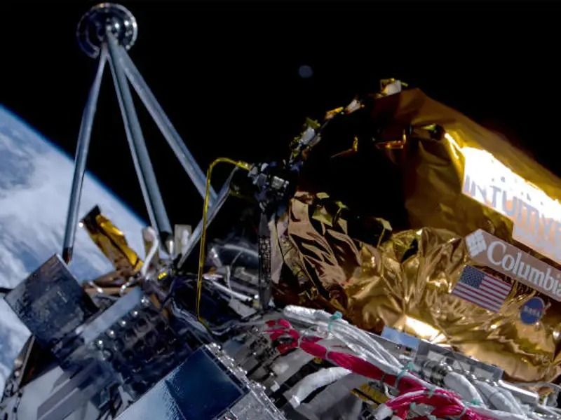 یک فضاپیمای بخش خصوصی، به بیش از نیم قرن غیبت امریکا در ماه پایان داد