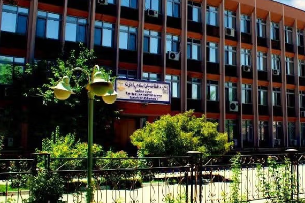 طالبان جلدت رجلاً وامرأة علناً في ولاية ميدان وردك