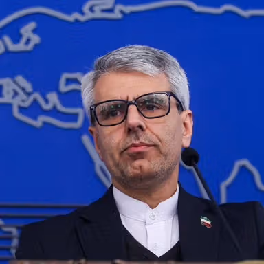 ایران در اعتراض به تروریستی خواندن سپاه پاسداران سفیران اتحادیه اروپا را احضار کرد