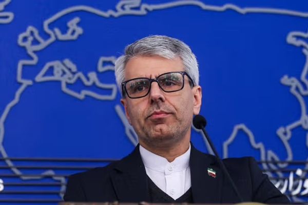 ایران در اعتراض به تروریستی خواندن سپاه پاسداران سفیران اتحادیه اروپا را احضار کرد