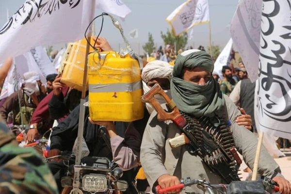 فایننشل ټایمز: د طالبانو او وسله والو ډلو کارول اوس د پاکستان پر وړاندې په ګواښ بدل شوي