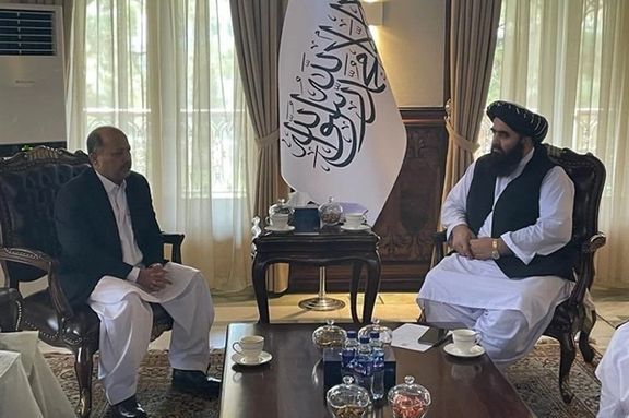 دیدار منصور احمدخان، سفیر پاکستان در کابل با امیرخان متقی، سرپرست وزارت خارجه طالبان.