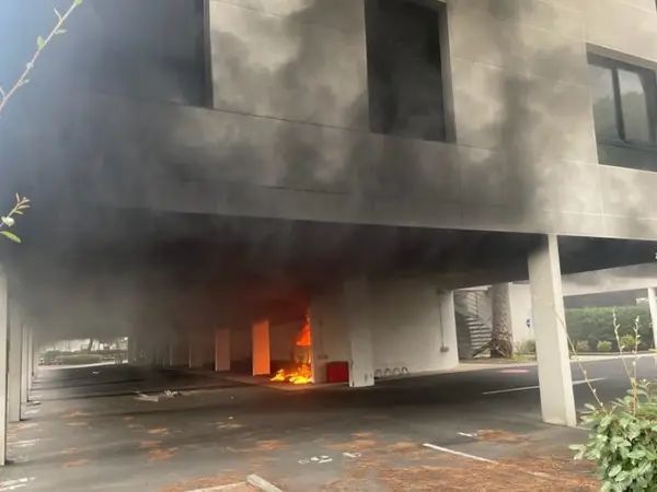 د فرانسې لومړی وزير: په سنیګاک کې چاودنه د یهودیانو ضد کار و