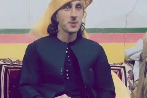 مقتل قائد سابق في الشرطة المحلية الأفغانية بعد عودته من باكستان