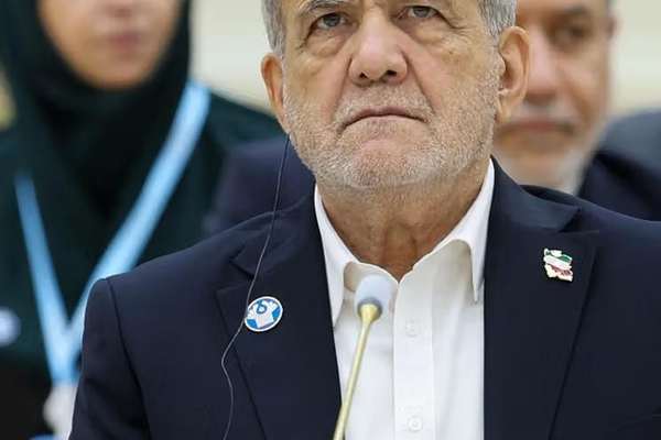 پزشکیان: د زور او ګواښ تر سیوري لاندې خبرې اترې مذاکره نه، بلکې تحمیل او جبر دی