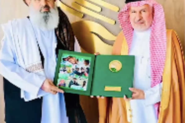 د طالبانو د روغتیا وزیر د شاه سلمان بنسټ له مشر سره پر روغتیايي همکاریو غږېدلی