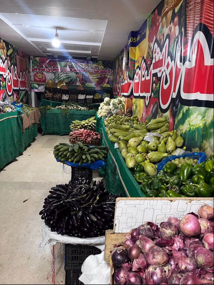 پاکستان مغازهها و بازارهای افغانها را در شهر چمن بسته است