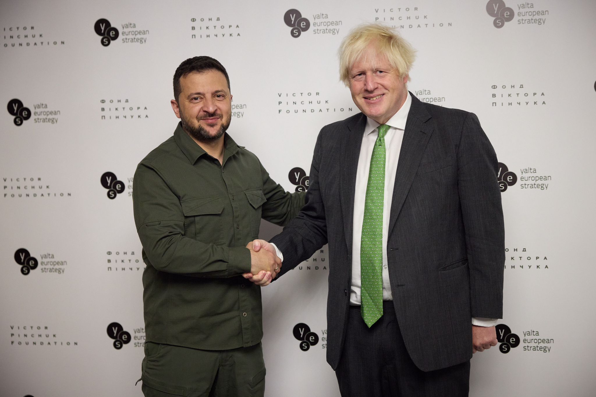 د برېتانیا پخوانی لومړی وزیر: افغانستان کې د لوېدیځ ماتې پوتین د اوکراین پروړاندې زړور کړ