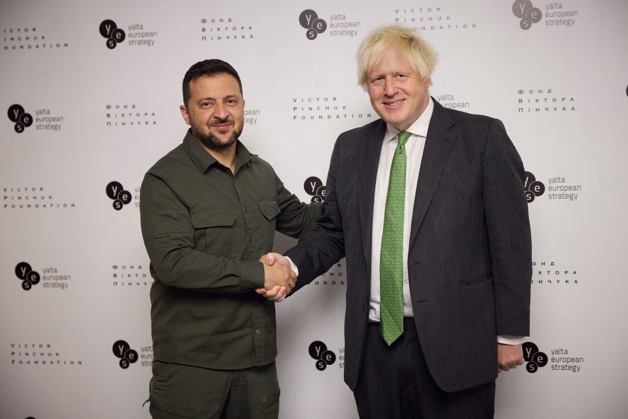 د برېتانیا پخوانی لومړی وزیر: افغانستان کې د لوېدیځ ماتې پوتین د اوکراین پروړاندې زړور کړ