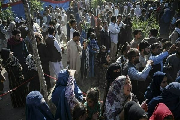 پاکستاني حکومت: د کډوالۍ کارټ لرونکو افغانانو پروړاندې دې منفي ګامونه بند شي