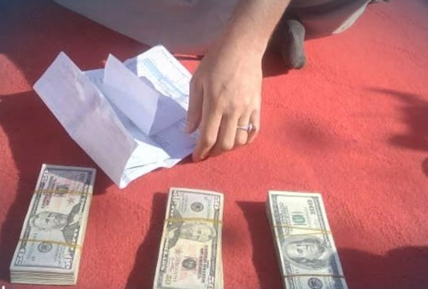 طالبانو په اسلام‌کلا بندر کې ایران ته د ۲۵۰ زره امریکایي ډالرو د قاچاق د مخنیوي خبر ور کړی