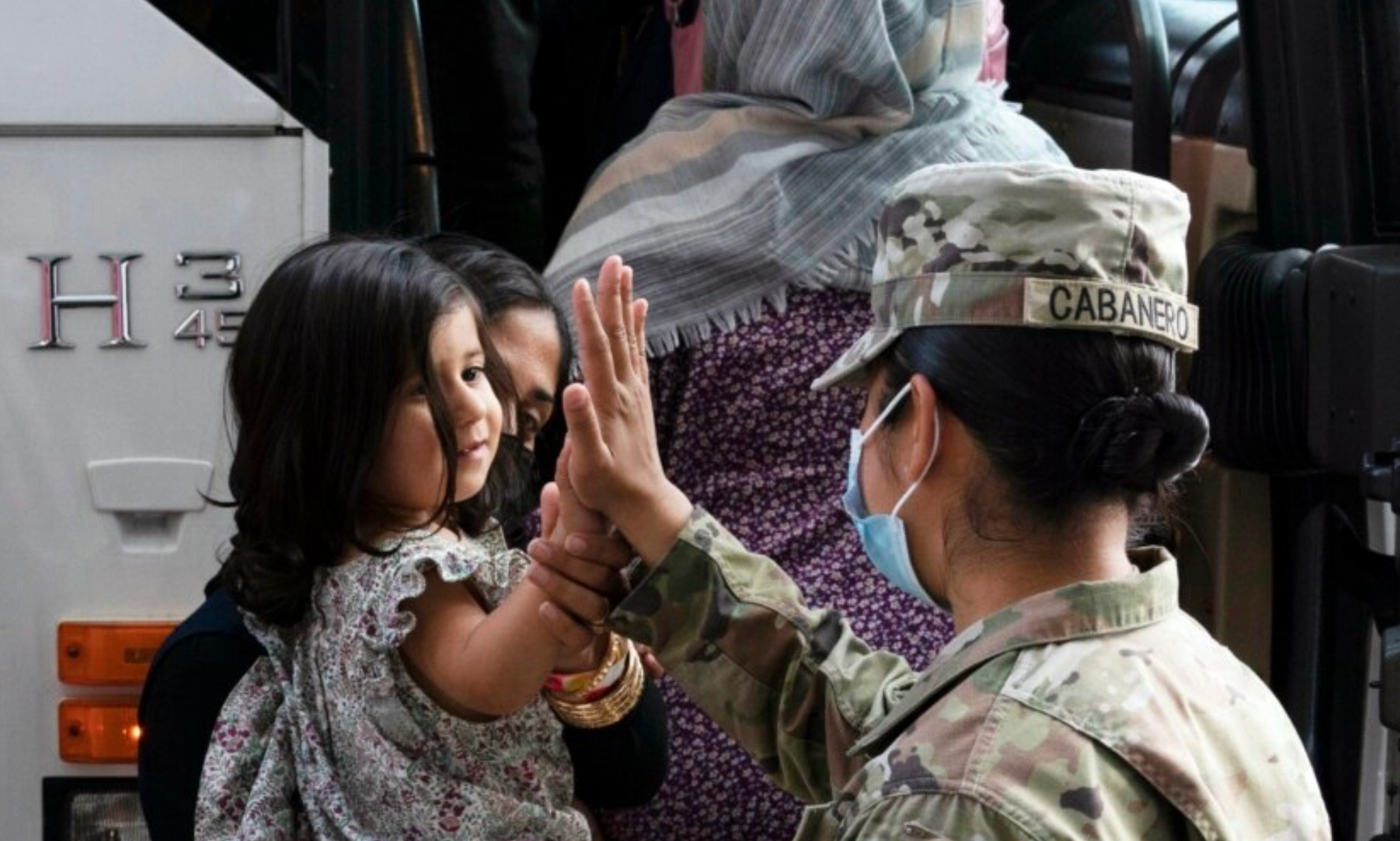 د بې‌ځایه شویو نړۍوال سازمان: امریکا کې د یو کس کړنې له امله باید ټول افغانان په نښه نه‌شي