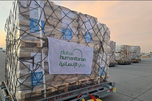 متحده عربي اماراتو ۹۶ ټنه طبي مرسته افغانستان ته ولېږله