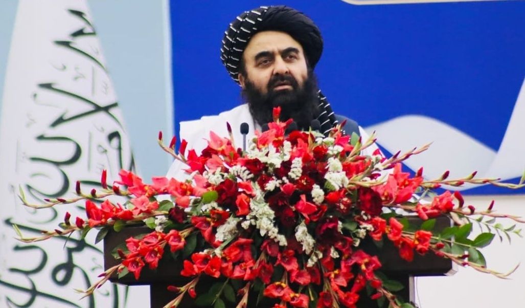 امیرخان متقي خپل مخالفان د«لوچکانو» او «مور او پلار ازاروهلو» په نامه یاد کړل