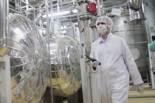 رویټرز: تهران چمتو دی چې ۴۰۰ کیلوګرامه یورانیم وسپاري او غني کول صفر ته راټیټ کړي