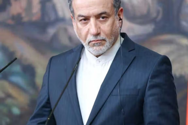 عراقچي له وېټکاف سره تر لیدنې مخکې: د تېرکال پېښو له هېرولو پرته خبرې اترې پیلوو