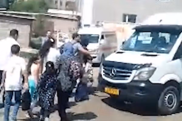 بعد مقتل مواطنة على يد أفغاني.. طاجيكستان ترحّل 250 عائلة أفغانية