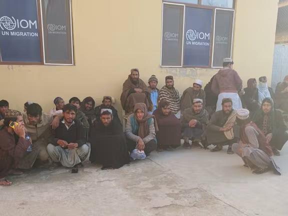 د طالبانو کډوالو وزارت: تېره ورځ د پاکستان له زندانونو تر ۱۰۰ ډېر افغانان خوشې شول