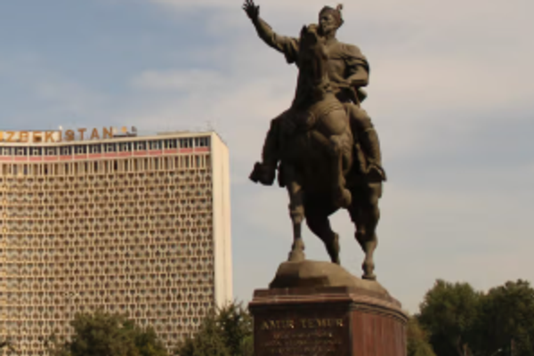 الأفغانیین هم أكبر فئة من التجار الأجانب في أوزبكستان