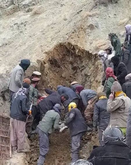 لغزش کوه در بدخشان؛ شماری از کارگران معدن زیر آوار گیر ماندهاند