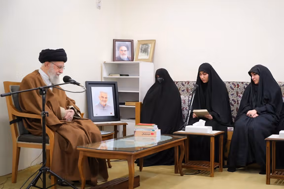 خامنهای میگوید خداوند از زبان او حرف زده است