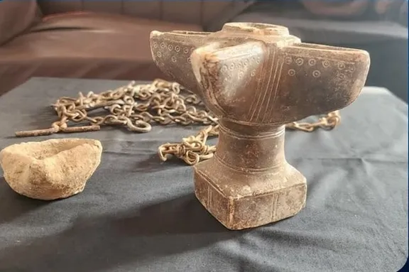 طالبان وایي، د احمدشاه بابا د کور بیارغونې پرمهال یې تاریخي اثار موندلي