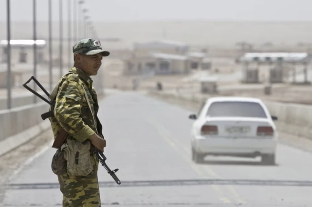 سفارة الصين في دوشنبه تحث مواطنيها على مغادرة المناطق الحدودية مع أفغانستان فوراً