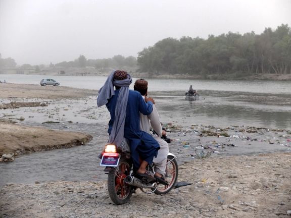 عکس باتیستون از رودخانه هلمند