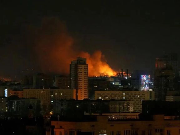 کییف ته نږدې له ډزور وروسته له یوې سیمې لوخړې او اور پورته شوی – فېبرورۍ ۲۶مه، ۲۰۲۲