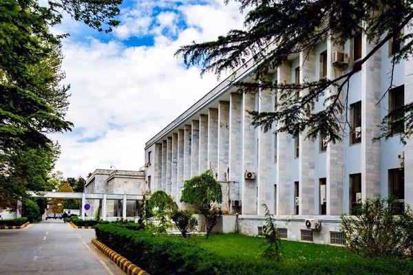 Taliban Condemn Delhi Blast But Remain Silent On Islamabad Attack