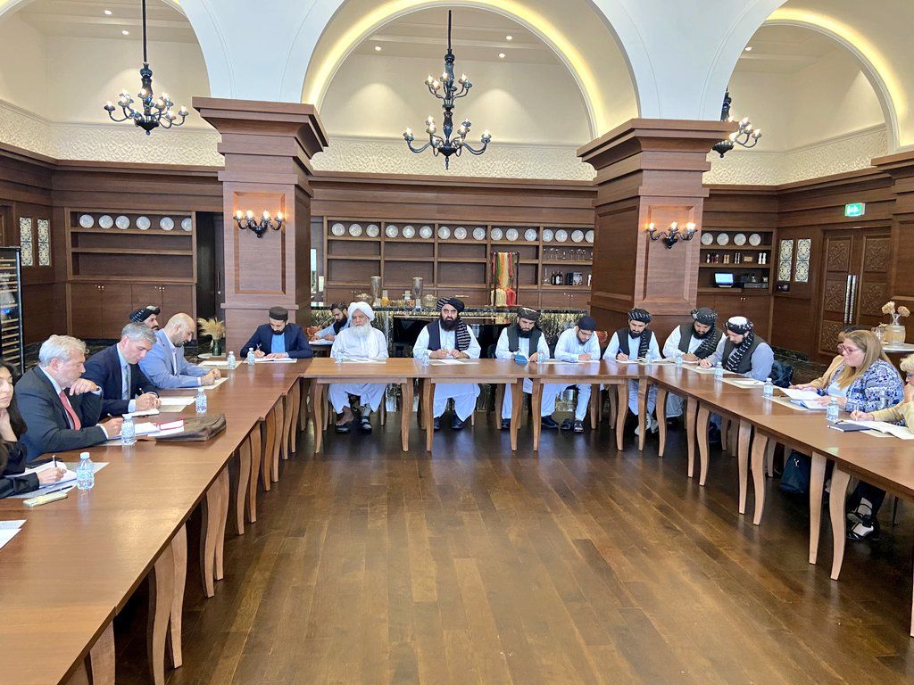 وزیر خارجه طالبان خواستار بازگشایی سفارت‌خانه‌های کشورها در کابل شد