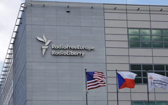 به حکم دادگاه، دستور دولت ترامپ برای قطع بودجه رادیو اروپای آزاد به طور موقت متوقف شد