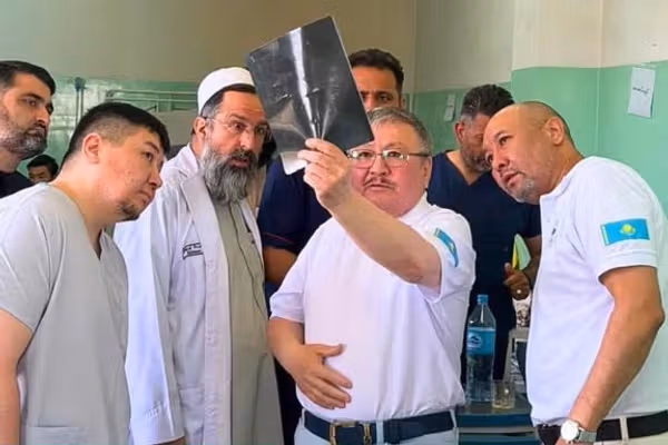قزاقستان افغانستان ته یوه روغتیایي ډله لېږلې