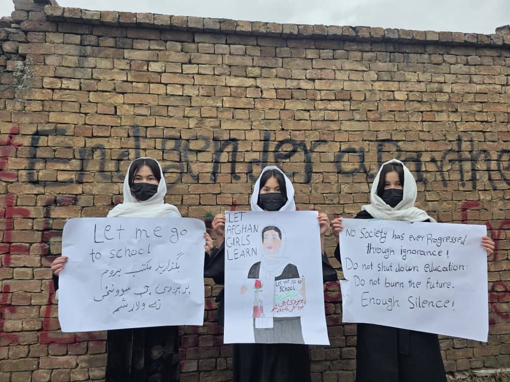 د افغان ښځو غورځنګ: د نجونو د ښوونځیو تړل «د جنسیتي توپیر ښکاره بېلګه» ده