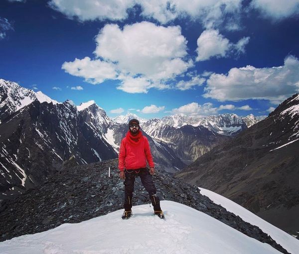 طالبان: جسد کوهنورد افغان پس از یکسال به خانواده‌اش تحویل داده شد 