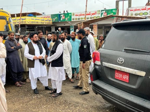 کنسولگری طالبان در کراچی میگوید ۱۳ افغان را از نزد پولیس پاکستان آزاد کرده است