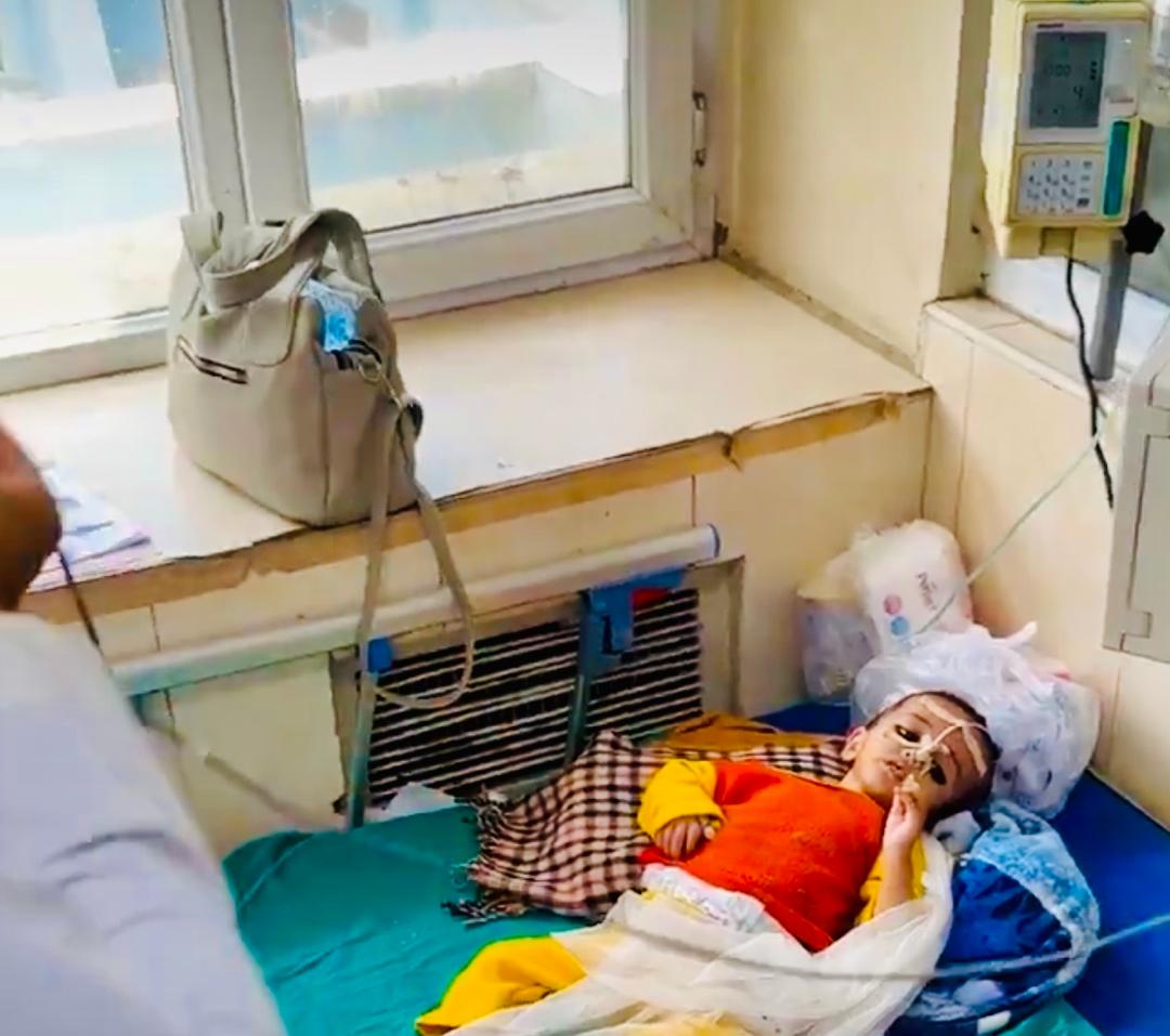 راپور: افغانستان کې د بشري مرستو کمښت پر روغتیايي خدمتونو فشار زیات کړی