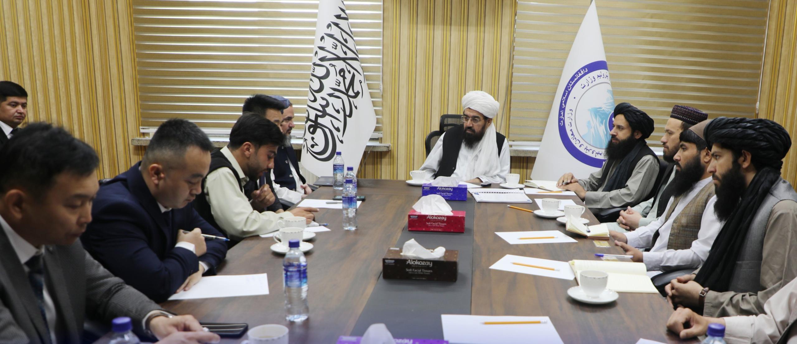د طالبانو د کانونو وزارت: ازبکستان د افغانستان د سرو زرو او مسو په کانونو کې پانګونه کوي