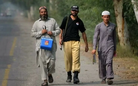 په خیبر پښتونخوا کې د پولیو د واکسین کمپاین پر مهال د پولیسو یو افسر وژل شوی دی