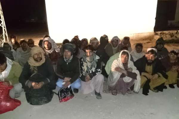 د بلوچستان په کیچ ولسوالۍ کې د ښځو او ماشومانو په ګډون ۵۸ افغانان نیول شوي