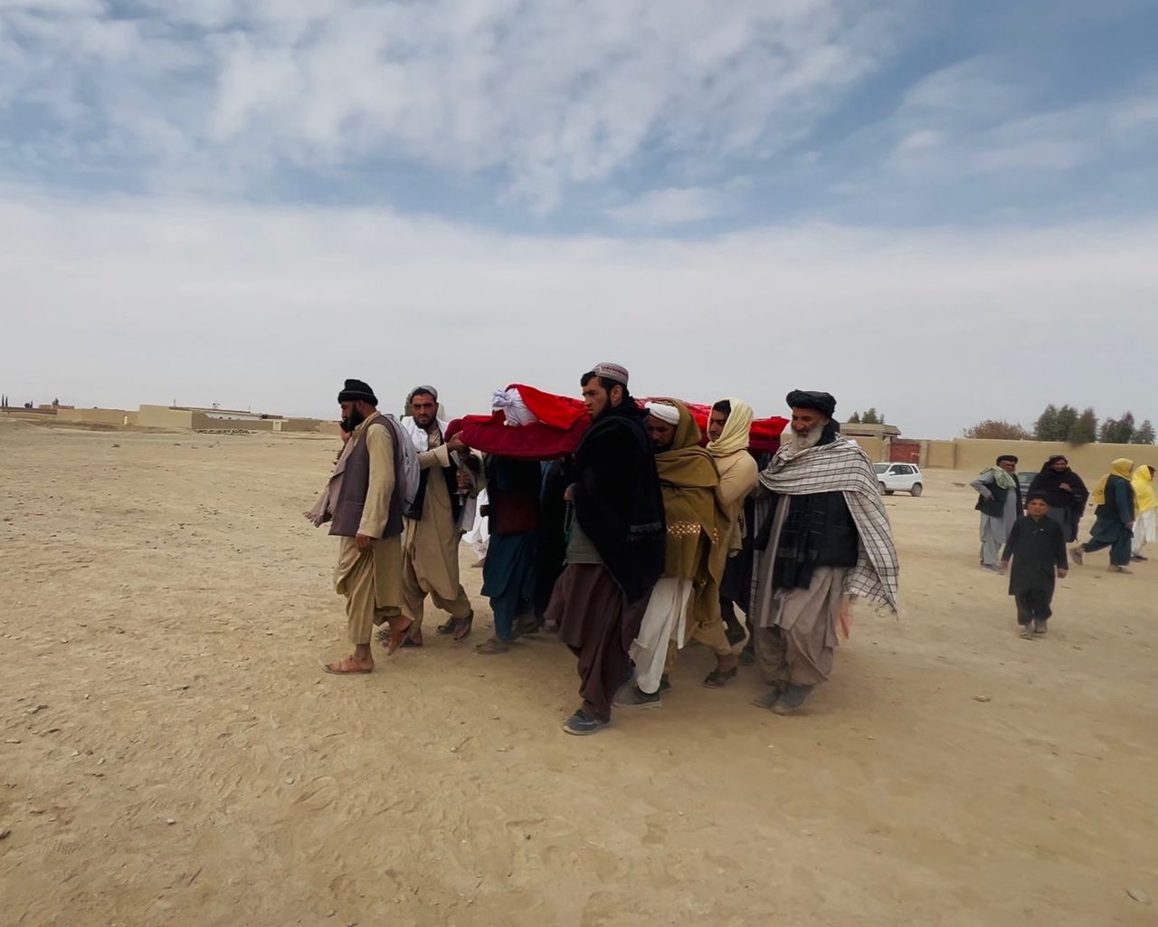 د سپین بولدک اوسېدونکي: د طالبانو او پاکستان ترمنځ شخړو یې ژوند او سوداګري زیانمنه کړې 