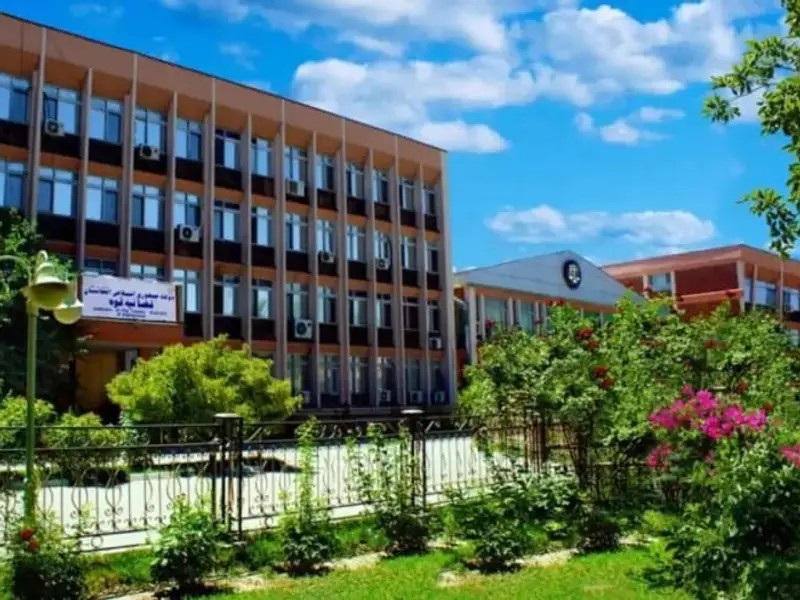 طالبانو په غزني کې درې تنه په عام محضر کې د غلا په تور په درو ووهل