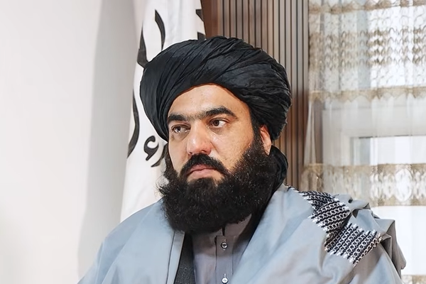 پر هبت الله د طالبانو د چارواکي نیوکه:«مننه مشره چې له وهلو خوړلو سره دې عادت کړو»