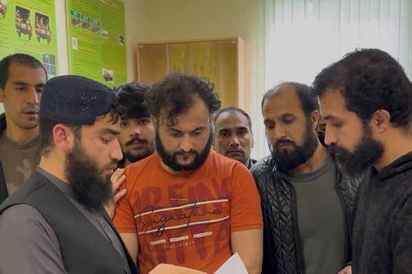 طالبانو له هغو افغان بندیانو سره لیدلي چې اروپا ته پر لاره نیول شوي و