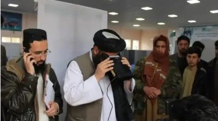 طالبان از صدور حدود ۱۴۴ هزار تذکره الکترونیک در یک ماه خبر داد